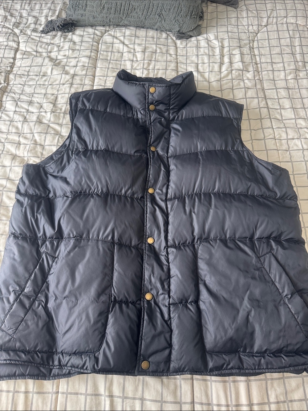 Lands' End Men's Quilted Puffer Vest in Navy
